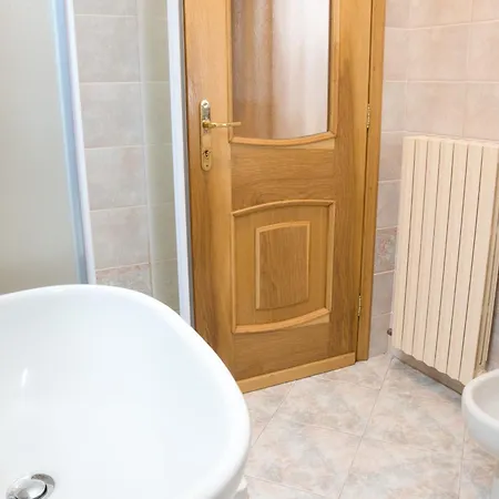 Lobia In Via Parrocchiale